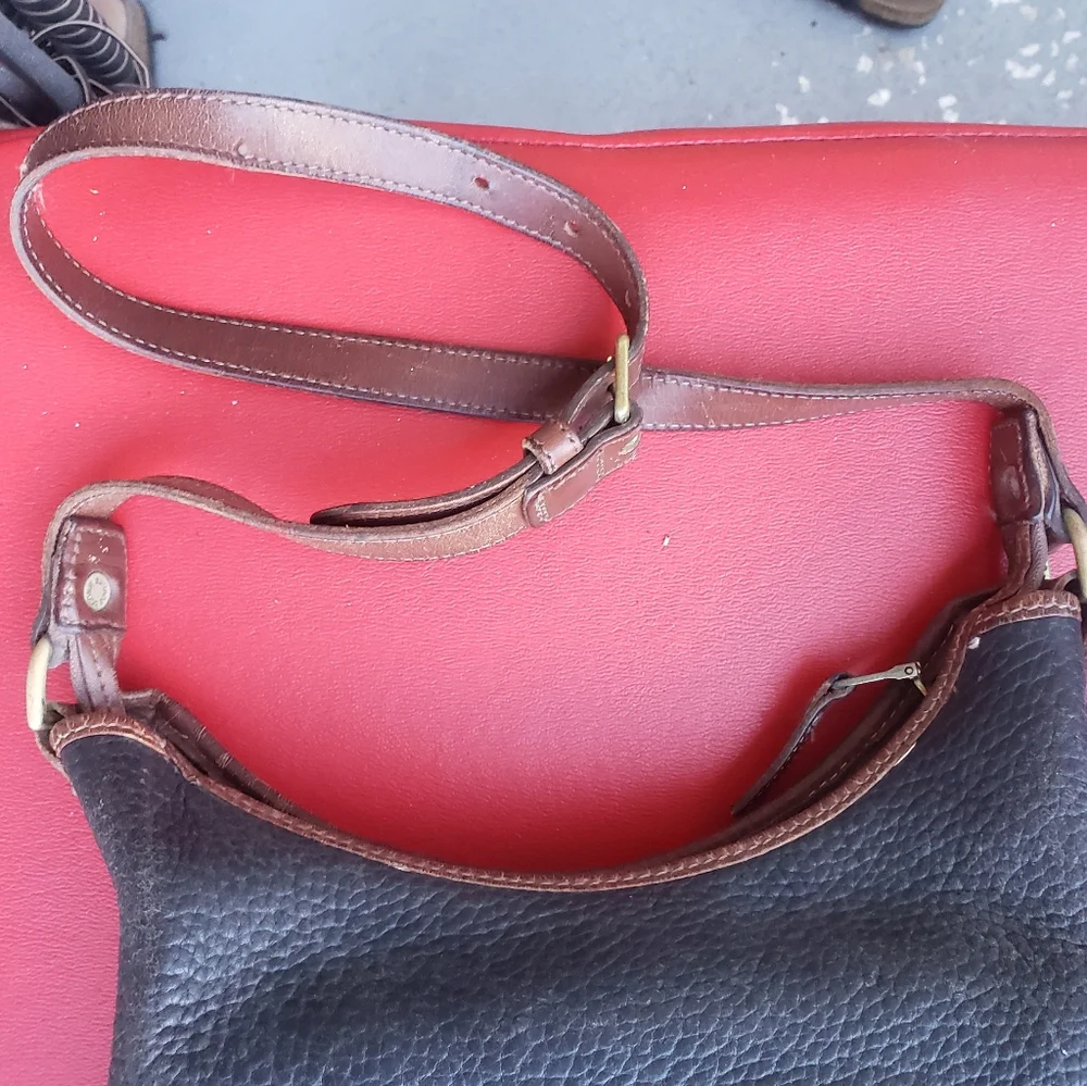 Vtg Dooney & Bourke All Weather Pebble Leather Black Small Hobo Shoulder bag